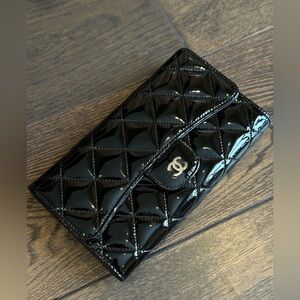 Chanel Interlocking CC Logo Patent Leather Trifold Flap Wallet